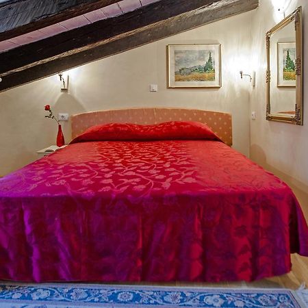 Residence Marco Polo Centro Storico 로비니 외부 사진