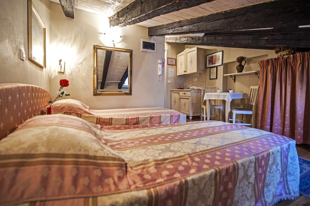 Residence Marco Polo Centro Storico 로비니 외부 사진