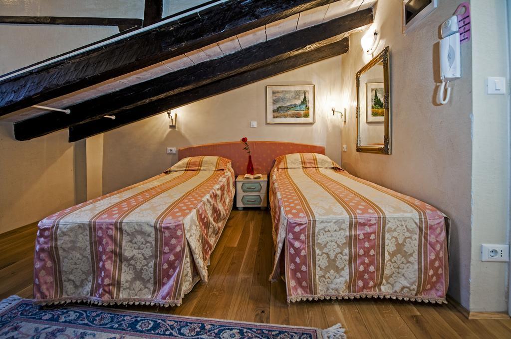 Residence Marco Polo Centro Storico 로비니 외부 사진