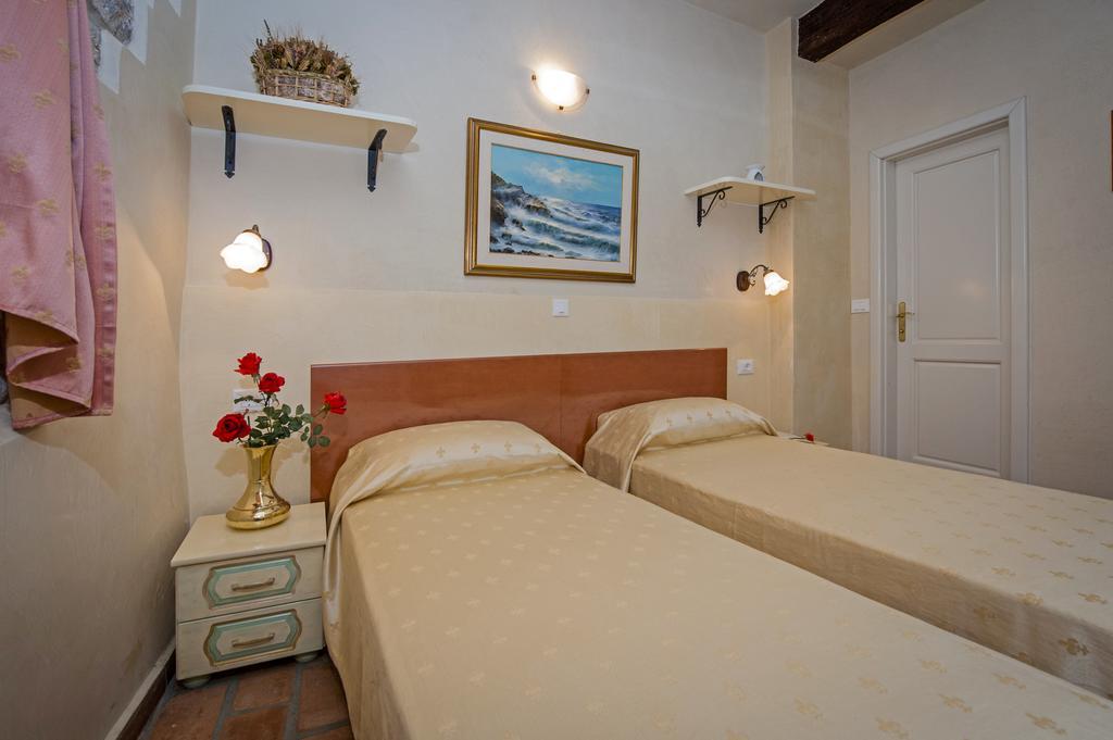 Residence Marco Polo Centro Storico 로비니 외부 사진