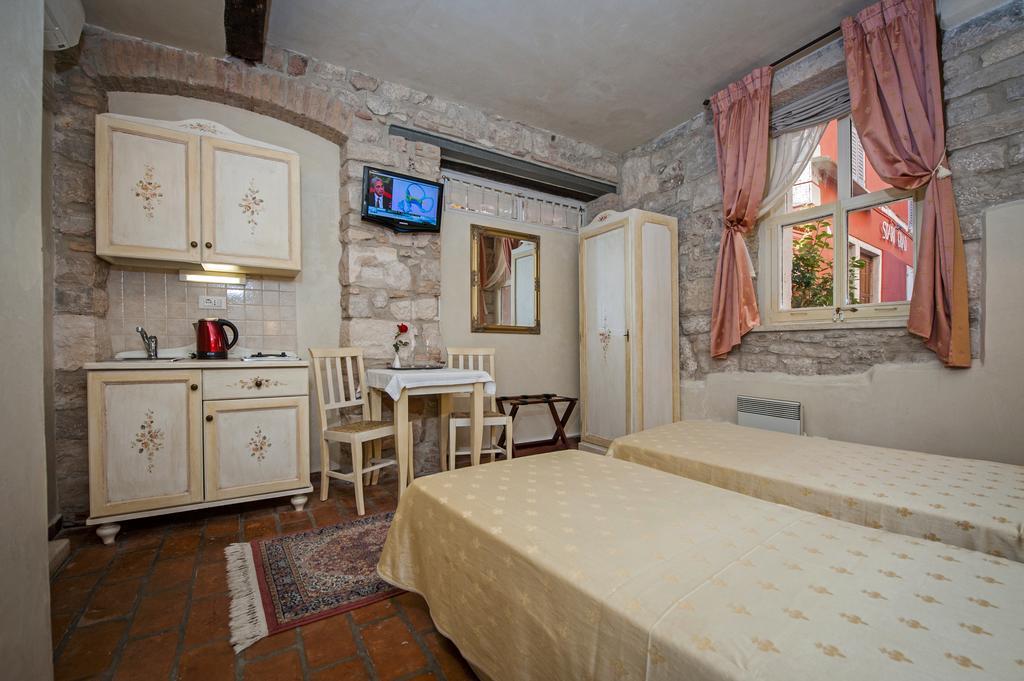 Residence Marco Polo Centro Storico 로비니 외부 사진